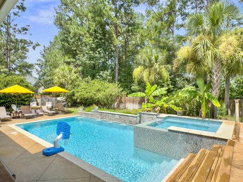 102 Castle Harbor Dr, Summerville, SC, 29483-5077 | Card Image