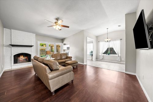 1341 Forestglen Dr, Lewisville, TX, 75067-3317 | Card Image