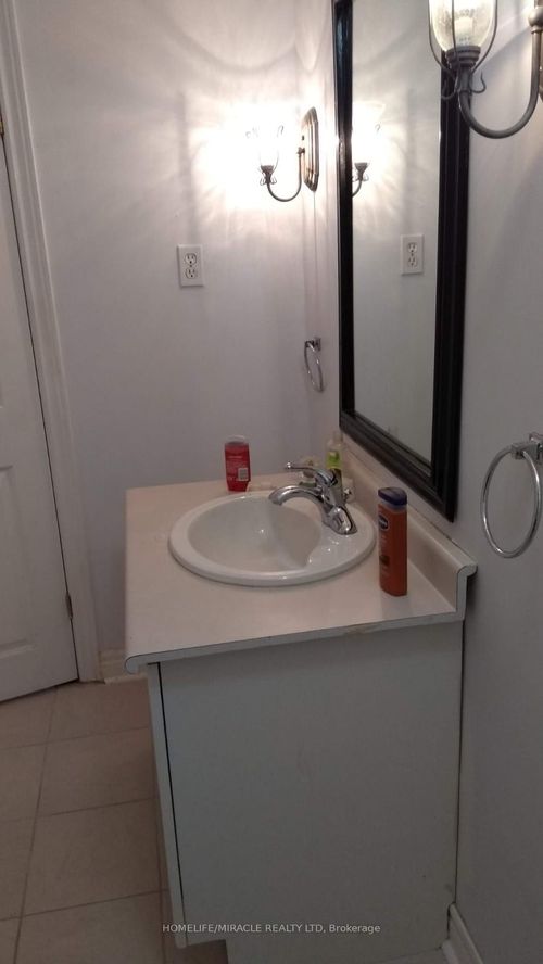 6472 Seaver Rd, Mississauga, ON, L5V2H9 | Card Image