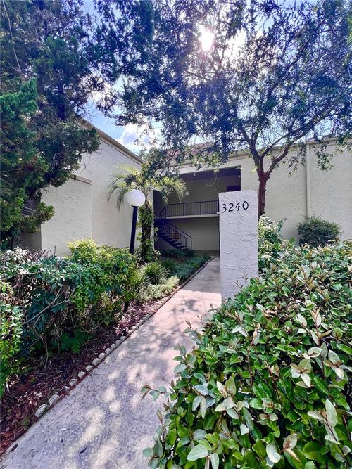 24-3240 S Semoran Boulevard, ORLANDO, FL, 32822 | Card Image