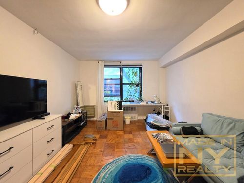 2d-327 W 30th St, New York, NY, 10001-0048 | Card Image