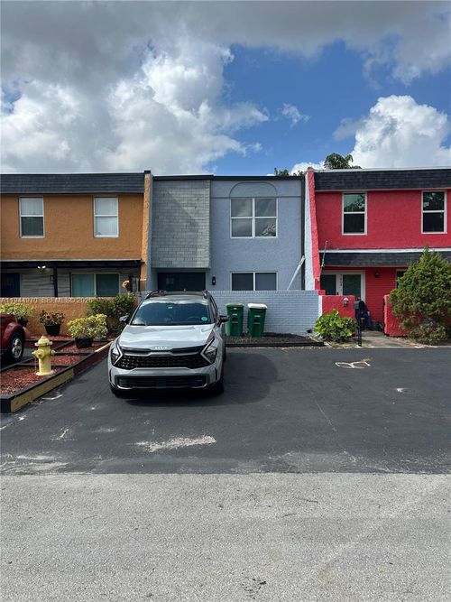 7402 Nw 75th St, Tamarac, FL, 33321-5140 | Card Image