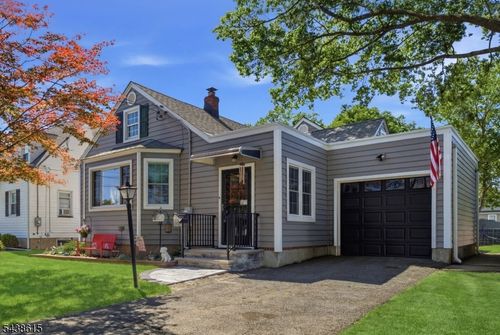 440 3rd St, Dunellen, NJ, 08812-1142 | Card Image
