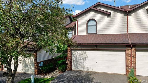 9034 E Bluewater Drive, Springfield Charter Township, MI, 48348 | Card Image
