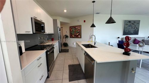 apt-307-8001 Nw 41st St, Doral, FL, 33166-6270 | Card Image