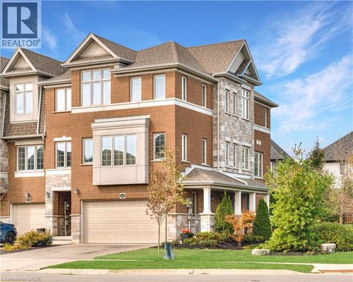 41 Sportsman Hill St, Kitchener, ON, N2P0J4 | Card Image