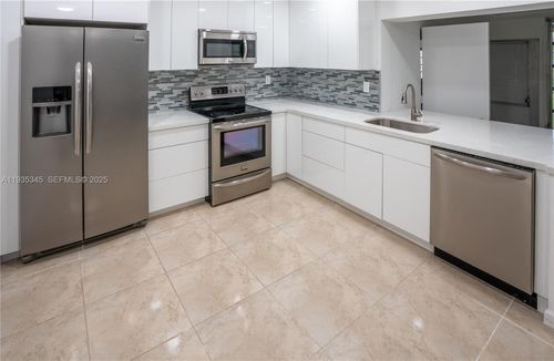 21243-17252 Sw 112th Pl, Miami, FL, 33157-3949 | Card Image
