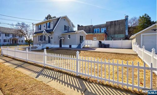 6 Levitt Ave, Bergenfield, NJ, 07621-1905 | Card Image