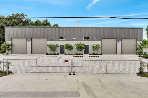 560 Barry St, Orlando, FL, 32808-8110 | Card Image