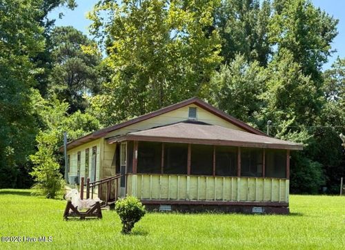 217 W South St, Rose Hill, NC, 28458-8720 | Card Image