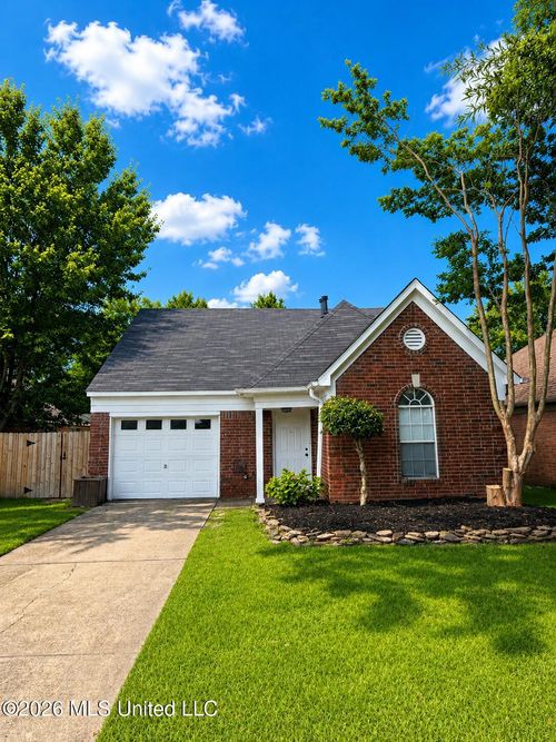 7632 Tally Ho Dr E, Olive Branch, MS, 38654-4147 | Card Image