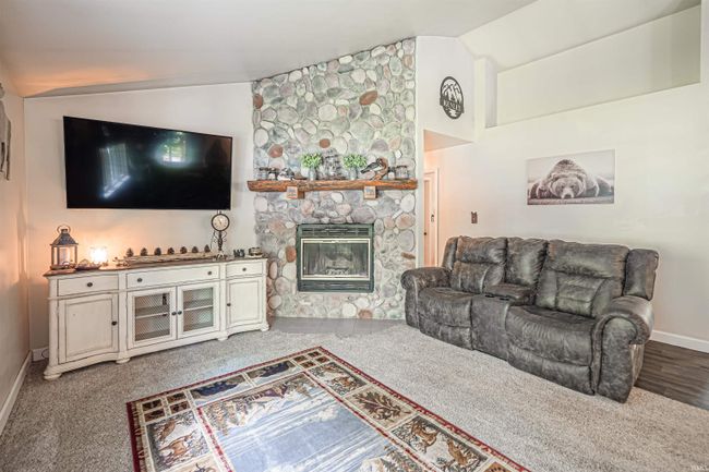 6345 E Malone Dr, House other with 3 bedrooms, 3 bathrooms and null parking in Winslow IN | Image 17