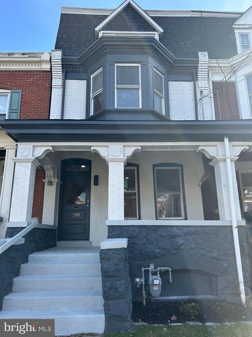 218 E Ross St, LANCASTER, PA, 17602-1940 | Card Image