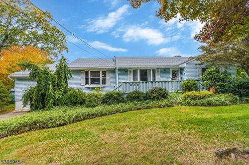 608 Raritan Ave, Atlantic Highlands, NJ, 07716-2517 | Card Image