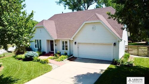 1425 Trelawney Dr, Lincoln, NE, 68512-1833 | Card Image