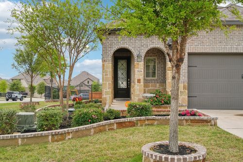7529 Desert Needle Dr, Lago Vista, TX, 78645-2131 | Card Image