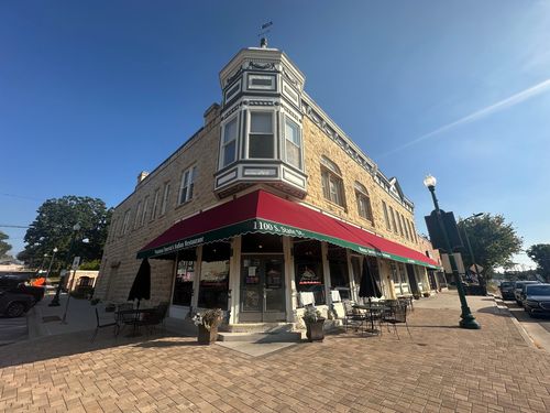 unit-2-105 E 11th St, Lockport, IL, 60441-3783 | Card Image