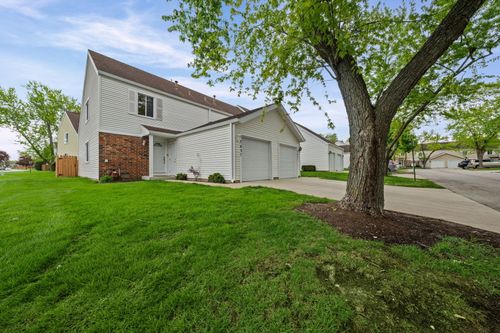 7637 Crescent Way, Hanover Park, IL, 60133-2705 | Card Image