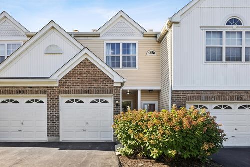 111 Arboretum Dr, Lombard, IL, 60148-7109 | Card Image
