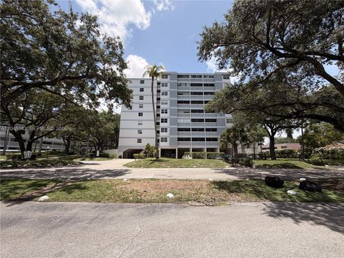 306-3301 Spanish Moss Ter, Lauderhill, FL, 33319-5004 | Card Image