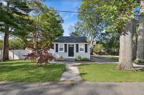 48 W 5th St, Ronkonkoma, NY, 11779-3916 | Card Image