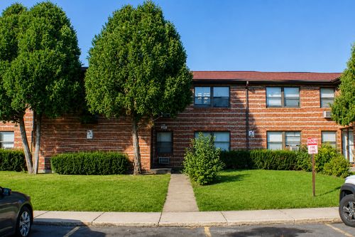 7-2902 31st St, Zion, IL, 60099-3081 | Card Image
