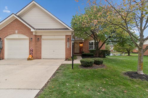 49-8849 Ironwood Dr, Van Buren Twp, MI, 48111-7420 | Card Image