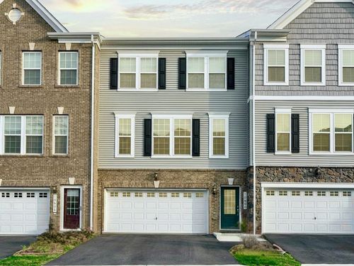 10606 Hinton Way, MANASSAS, VA, 20112-5910 | Card Image