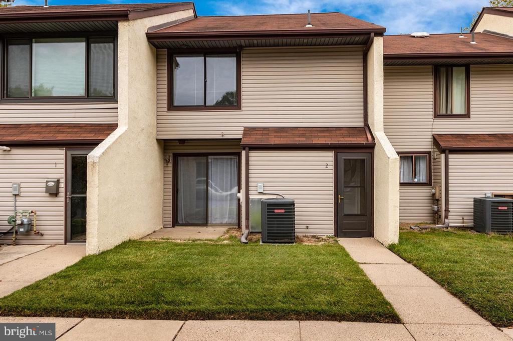 Azalea Ln, Mount Laurel, NJ 08054