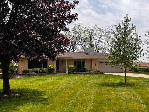 24310280 Meadow Cir, Big Bend, WI, 53103-9750 | Card Image