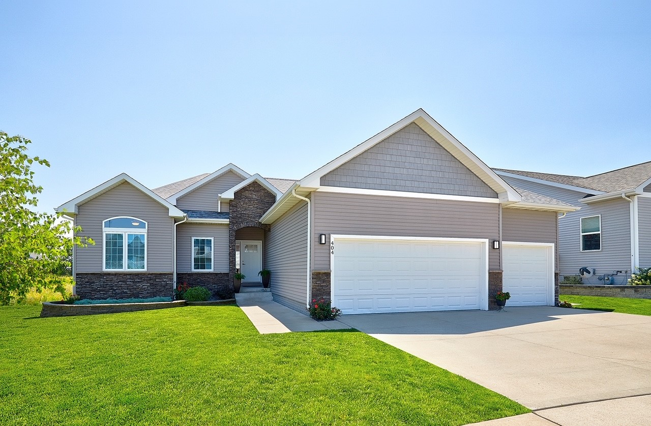17th Ct, Grimes, IA 50111