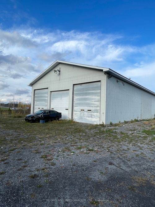 {{alt}} | Card Image