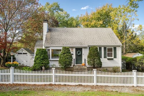 51 Hawthorne St, Westwood, MA, 02090-1511 | Card Image