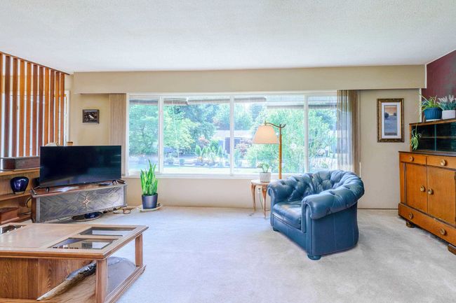 12730 226 St, House other with 3 bedrooms, 1 bathrooms and 4 parking in Maple Ridge BC | Image 10