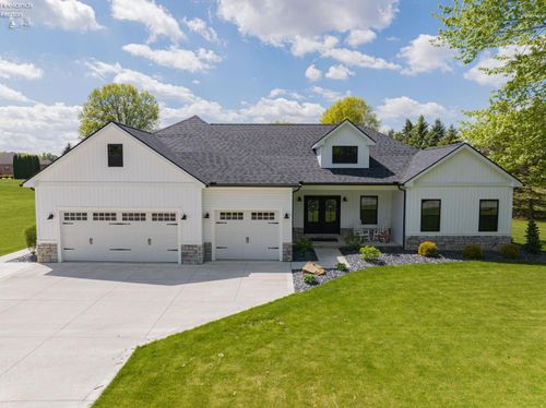 487 Townline Road 151, Norwalk, OH, 44857-9253 | Card Image