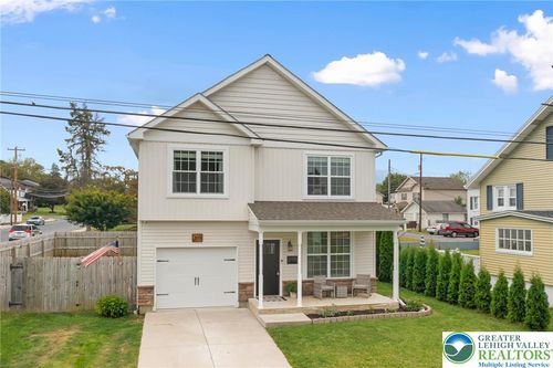 331 Minor St, Emmaus, PA, 18049-3976 | Card Image