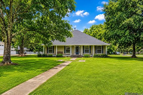 8232 Hermitage Dr, Denham Springs, LA, 70726-6226 | Card Image