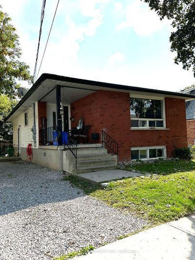 447 Edison Ave, House other with 3 bedrooms, 2 bathrooms and 2 parking in Peterborough ON | Image 2