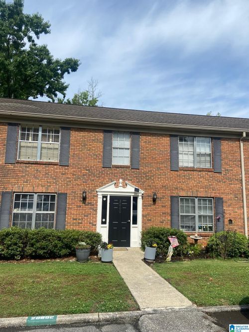 d-2060 Montreat Dr, VESTAVIA HILLS, AL, 35216-4009 | Card Image