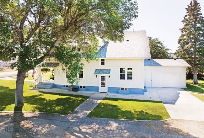 view from driveway | Image 23