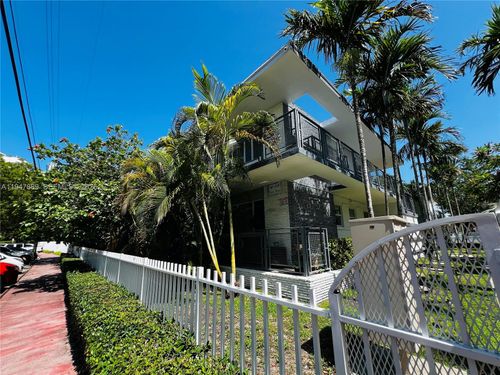 apt-2-946 Bay Dr, Miami Beach, FL, 33141-5648 | Card Image