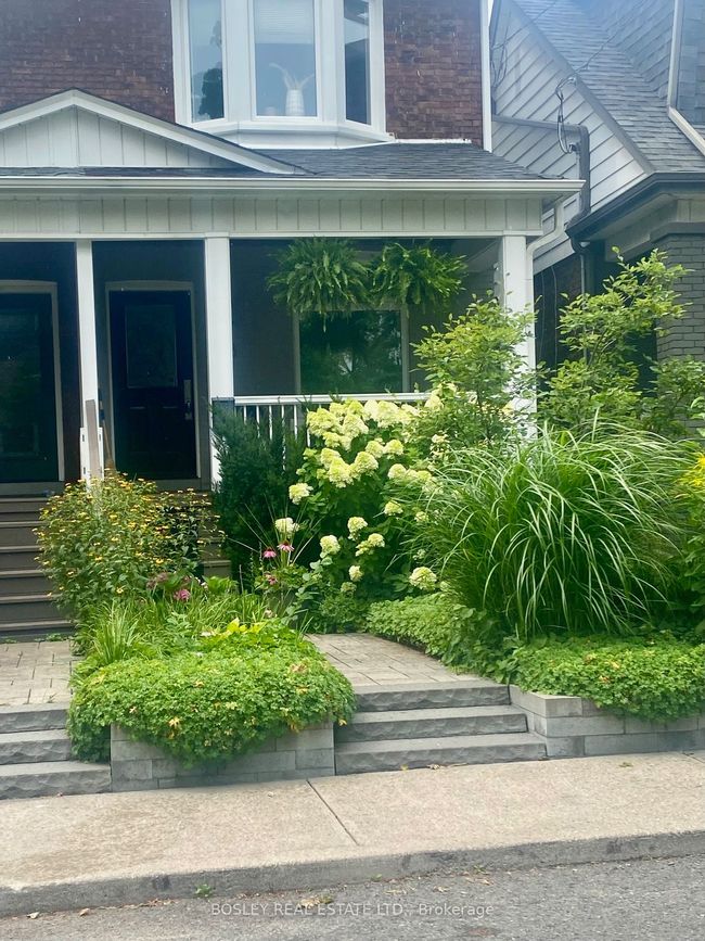 38 Earl Grey Rd, House attached with 3 bedrooms, 2 bathrooms and null parking in Toronto ON | Image 42