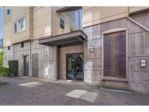 204-10606 Se Main St, Milwaukie, OR, 97222-7790 | Card Image