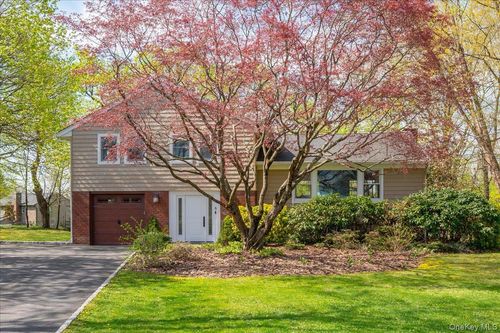 8 Fairlawn Pkwy, Rye Brook, NY, 10573-1017 | Card Image