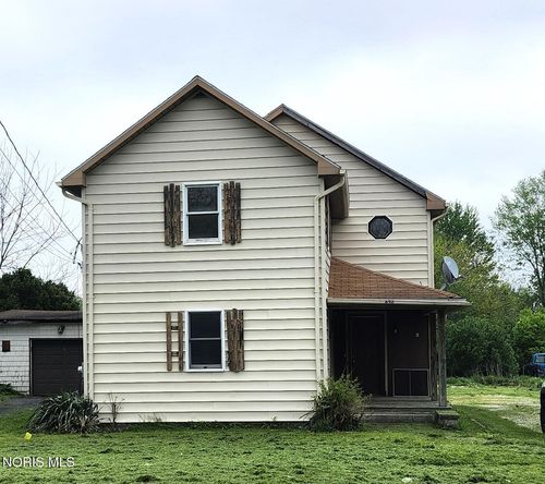 652 Buckley St, Fostoria, OH, 44830-2627 | Card Image