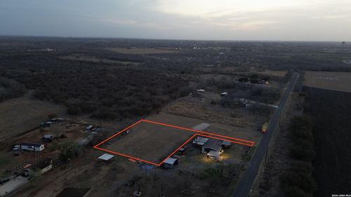 11438 Hollowell Rd, Atascosa, TX, 78002-3453 | Card Image