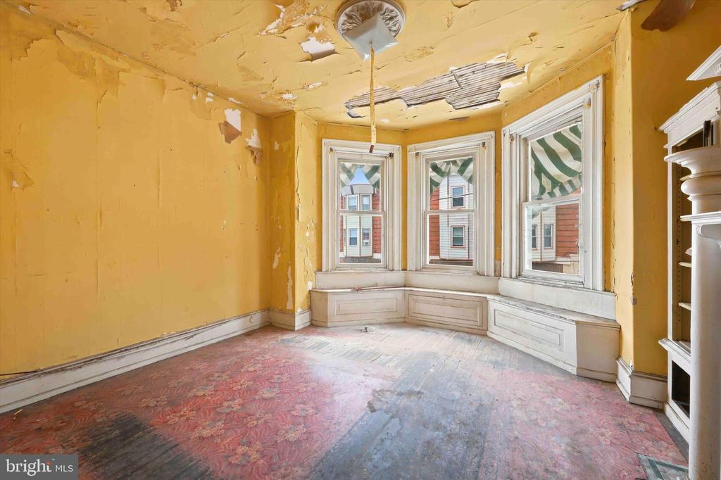 Residential in PHILADELPHIA 4