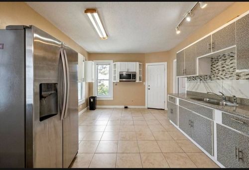 2-101-99 Brown Ave, Holyoke, MA, 01040-3503 | Card Image
