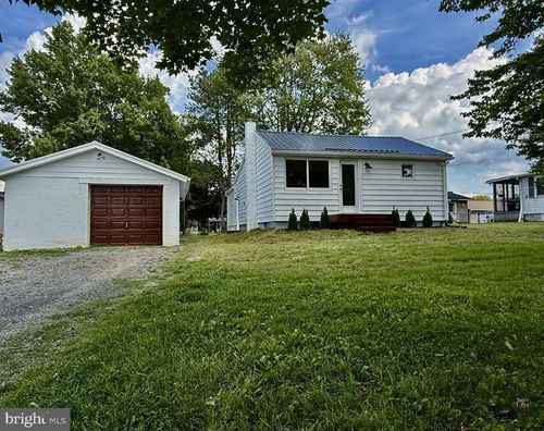 323 Butler Avenue, ELLWOOD CITY, PA, 16117 | Card Image