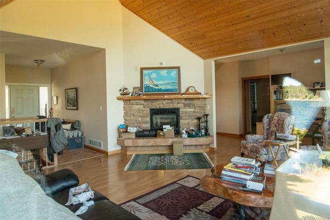 207 Welbury Dr, House other with 3 bedrooms, 2 bathrooms and 10 parking in Salt Spring Island BC | Image 8